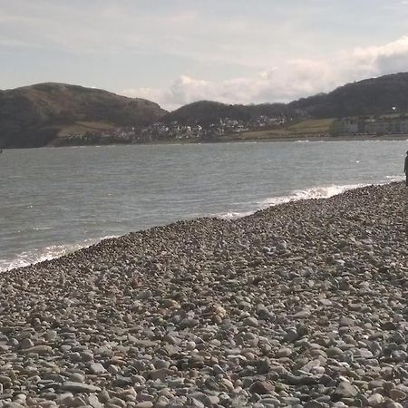 Spacious Cosy Apartment Llandudno Luaran gambar